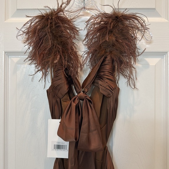 NWT Mac Duggal 11687 Brown Pleated Feather Cap Sleeve Open Back Gown Size 4 - Picture 9 of 12